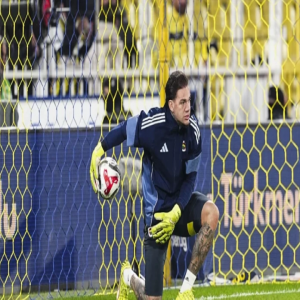 الهلال يخطط للتعاقد مع حارس فنربخشة التركي