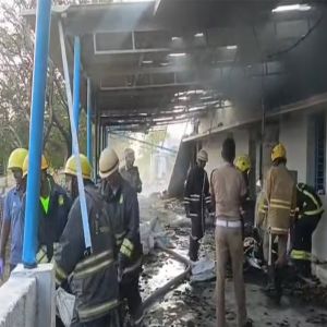 مصرع 23 عاملًا وإصابة آخرين في انفجار مصنع ألعاب نارية بالهند