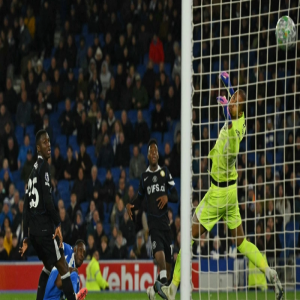 برايتون يسحق تشيلسي بثلاثية ويشعل الغضب ضد روزينيور