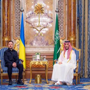 سمو ولي العهد يلتقي رئيس أوكرانيا