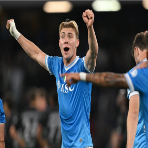 نابولي يسحق كريمونيزي برباعية ويؤجل تتويج إنتر بالدوري الإيطالي