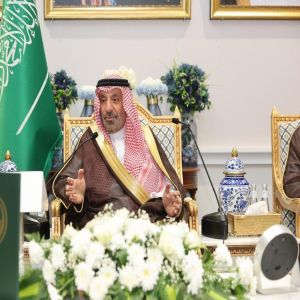 أمير نجران يرعى انطلاقة ملتقى "جسور التواصل" ويدشّن قافلته بالمنطقة