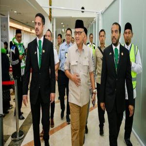 وزير الحج والعمرة بجمهورية إندونيسيا يزور صالة مبادرة "طريق مكة" بمطار جواندا الدولي