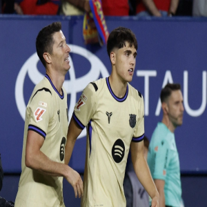 برشلونة يقترب من حسم لقب الدوري بثنائية أمام أوساسونا