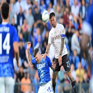 إنتر يقترب من حسم لقب الدوري بتعادل نابولي مع كومو
