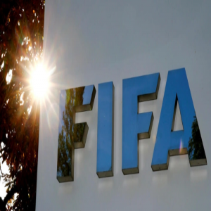 "فيفا" يوقف "ألفيس" خمس سنوات بسبب التحرش