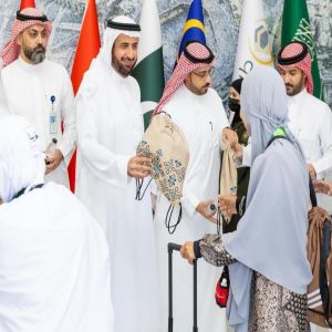 وزير الحج والعمرة يزور صالة مبادرة "طريق مكة" في مطار الملك عبدالعزيز الدولي بجدة