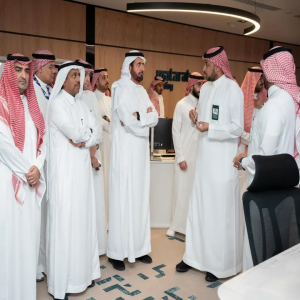 وزير الحج والعمرة يتفقد الخدمات التي تقدمها الوزارة لاستقبال ضيوف الرحمن بمطار الملك عبدالعزيز