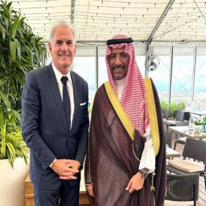 وزير الصناعة والثروة المعدنية يناقش الفرص الاستثمارية المشتركة في الصناعة والتعدين مع أمريكا وفرنسا