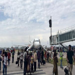 إخلاء طائرة في مطار تشانديغار بسبب حريق ببطارية إلكترونية