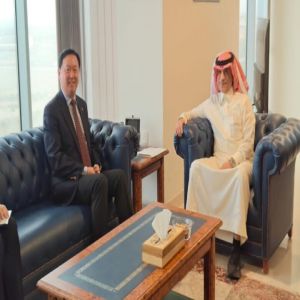 ‏الأمين العام المساعد للشؤون السياسية بمنظمة التعاون الإسلامي يلتقي سفير الصين لدى السعودية والممثل الخاص لدى المنظمة