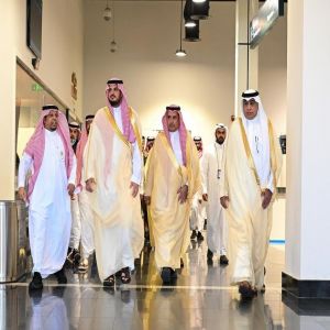 مُحافظ الطائف يقف ميدانيًا على استعدادات الجهات المشاركة في خدمة ضيوف الرحمن بمطار الطائف