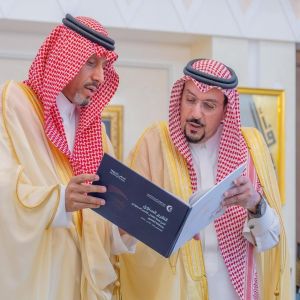 أمير القصيم يستقبل مدير فرع هيئة الهلال الأحمر السعودي بالمنطقة