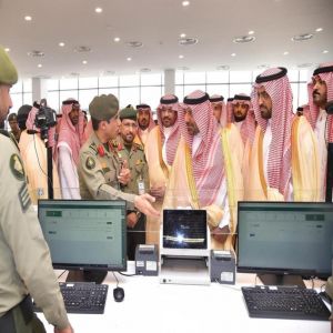أمير نجران يقف على الخدمات المقدمة للحجاج اليمنيين بمنفذ الوديعة
