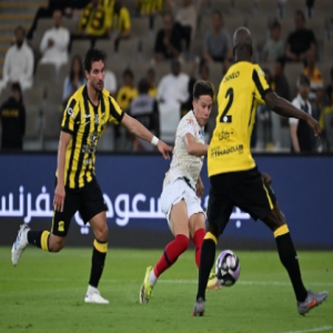الاتحاد يخطف فوزًا قاتلًا أمام ضمك في دوري روشن