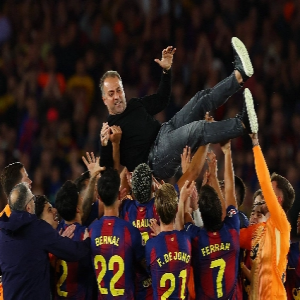 فليك سيمدد عقده مع برشلونة حتى 2028