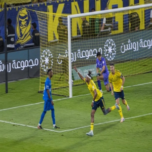 الحسم يتأجل.. الهلال يخطف تعادلاً أمام النصر في الوقت القاتل