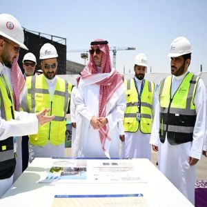 الأمير سعود بن جلوي يزور مشروع الوجهة الترفيهية بأبحر الجنوبية بجدة