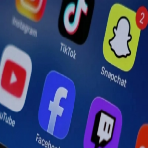 «يوتيوب» و «سناب شات» و «تيك توك» تدفع تعويضات مالية للمدارس