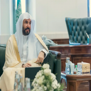 وزير العدل يدشّن النموذج المركزي لتطوير أعمال المحاكم العامة