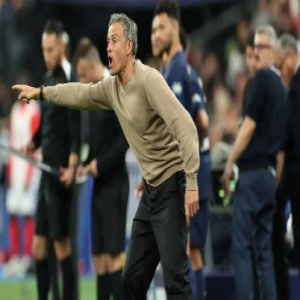 قبل نهائي دوري أبطال..إنريكي ينتقد أداء لاعبي سان جيرمان