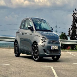 فيات 500e الكهربائية تصل المملكة بمواصفات عصرية