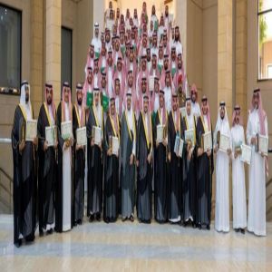 أمير منطقة القصيم يكرّم 80 فائزًا وفائزة بجائزة الموظف المثالي في نسختها التاسعة