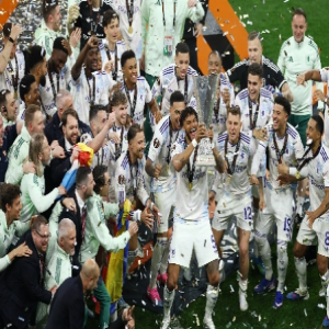 أستون فيلا يُتوَّج بلقب الدوري الأوروبي