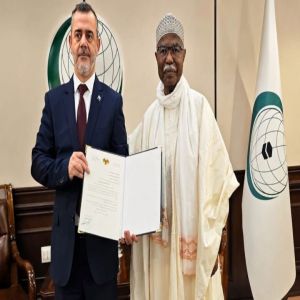 الأمين العام لمنظمة التعاون الإسلامي يتسلم اوراق اعتماد القنصل العام لسوريا مندوبا دائما