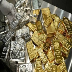 الذهب تحت ضغط ارتفاع الدولار والفضة مستقرة