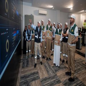 وزير الحج والعمرة يزور مركز عمليات الحج بالأمن العام ومراكز رفع كفاءة الأداء بالمشاعر المقدسة