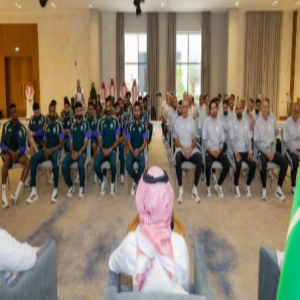 الفيصل يلتقي بعثة الأخضر.. وينقل لهم تحيات ولي العهد