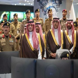 الأمير عبدالعزيز بن سعود وزير الداخلية رئيس لجنة الحج العليا يقف على سير عمل مركز القيادة والسيطرة لأمن الحج ويتابع الاستعداد لتنفيذ خطط تصعيد الحجاج إلى عرفات