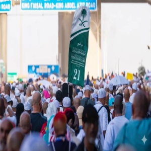ضيوف برنامج خادم الحرمين الشريفين يرمون الجمرات الثلاث في أول أيام التشريق