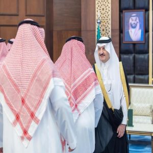 أمير المنطقة الشرقية يستقبل منسوبي الإمارة المهنئين بعيد الأضحى