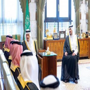 أمير منطقة الرياض ونائبه يستقبلان مدير التعليم بالمنطقة