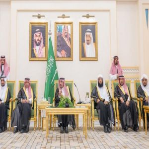 أمير منطقة القصيم يستقبل أصحاب الفضيلة ووكلاء الإمارة ومنسوبيها المهنئين بعيد الأضحى