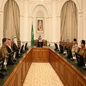 أمير منطقة المدينة المنورة يترأس اجتماع أعضاء اللجنة الأمنية الدائمة للحج والعمرة