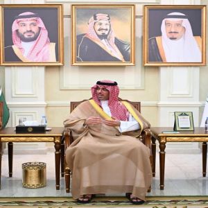 محافظ جدة يستقبل أصحاب الفضيلة ومديري الجهات الحكومية المهنئين بعيد الأضحى