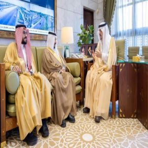 أمير الرياض يستقبل مدير فرع وزارة الموارد البشرية والتنمية الاجتماعية بالمنطقة