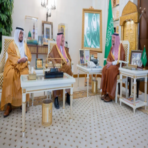 أمير القصيم يستقبل مدير فرع وزارة البيئة بالمنطقة ويطّلع على جهود جمعية "طعامي"