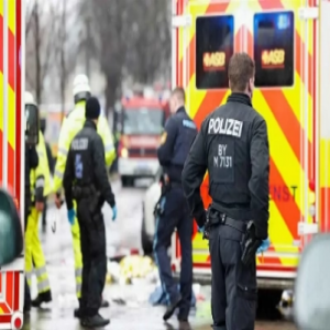 مسلح يطلق النار على شرطي ويتحصن داخل شقة برفقة أطفاله في ألمانيا