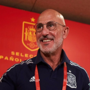 منافس الأخضر.. دي لا فوينتي: كأس العالم حلم أي مدرب