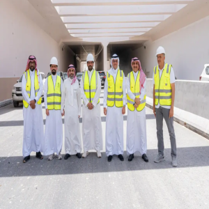 محافظ الأحساء يتفقَّد المراحل النهائية لمشروع تقاطع الملك عبدالله مع طريق الرياض