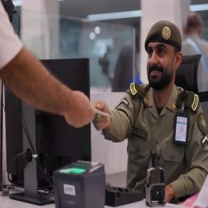 "الجوازات" تواصل جهودها لإنهاء إجراءات مغادرة ضيوف الرحمن عبر المنافذ الدولية