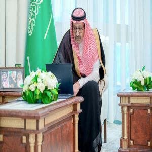 أمير منطقة الباحة يُدشِّن بحضور نائبه تطبيق "دليل الباحة السياحي"