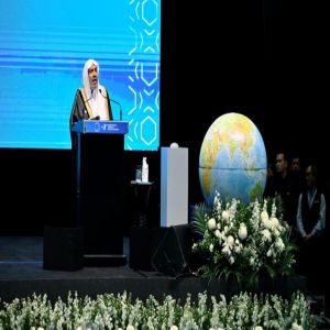 الأمينُ العام لرابطة العالم الإسلامي يشارِك بكلمةٍ افتتاحيةٍ في أعمال “القمّة الدولية الثالثة للقيادات الدينية” بالعاصمة الماليزية