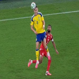 هدايا تونسية تمنح السويد فوزاً سهلاً في كأس العالم