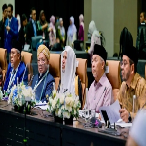 العيسى يدشّن الملتقى الرابع لمجلس علماء آسيان ويطلق مشروع اللغة العربية للحفّاظ في المنطقة