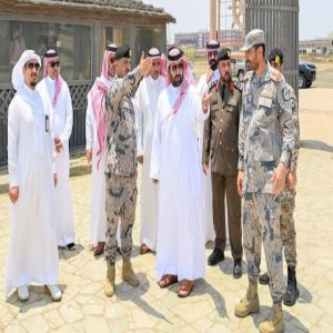أمير منطقة جازان يتفقد مرسى "الحافة" للصيادين